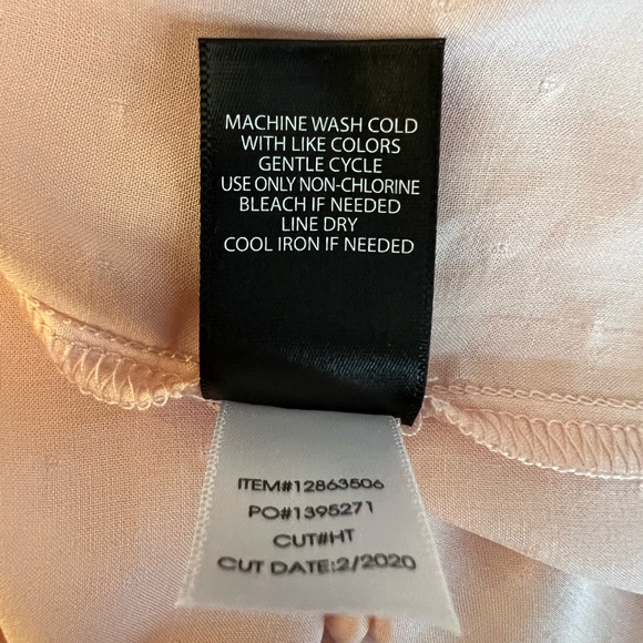 NWT TORRID LIGHT PINK SWISS DOT CROCHET INSET TOP - Picture 7 of 7